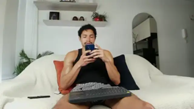 Robyn Miller online show from October 29, 6:18 pm