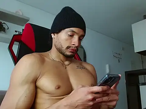 Robyn Miller online show from October 18, 9:50 pm