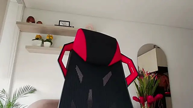 Robyn Miller online show from November 6, 4:11 pm