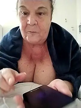 Yaya Mineira online show from October 31, 1:30 pm