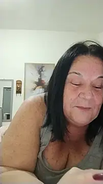 Snapshot of Yaya_Mineira chatting on July 15, 11:01 pm Yaya Mineira online show from July 15, 11:01 pm