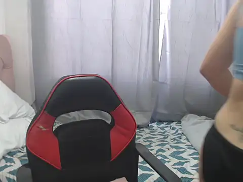 annie 21  online show from November 7, 2:43 pm