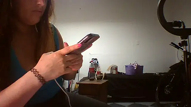 Snapshot of La_pauli_latina chatting on December 6, 7:04 am La pauli latina online show from December 6, 7:04 am