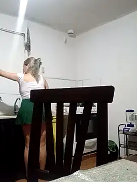 Snapshot of La_pauli_latina chatting on April 4, 1:56 am La pauli latina online show from April 4, 1:56 am