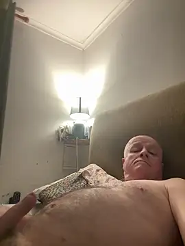 Snapshot of locallad88 chatting on October 17, 10:44 pm locallad88 online show from October 17, 10:44 pm