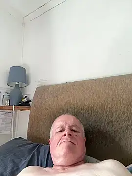 Snapshot of locallad88 chatting on June 18, 3:17 pm locallad88 online show from June 18, 3:17 pm