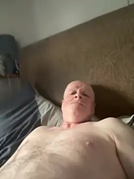 locallad88 online show from February 6, 3:19 pm