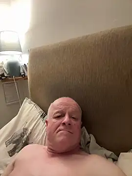 locallad88 online show from November 11, 8:14 pm