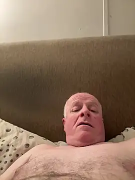 Snapshot of locallad88 chatting on February 9, 12:06 am locallad88 online show from February 9, 12:06 am