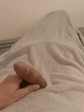 Snapshot of Koudy1 chatting on December 4, 4:32 pm Koudy1 online show from December 4, 4:32 pm