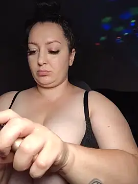 Snapshot of mihaelaa chatting on June 17, 9:36 pm mihaelaa online show from June 17, 9:36 pm