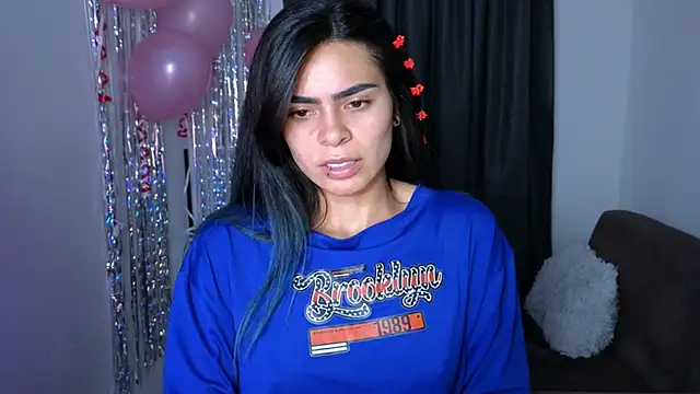Snapshot of sexyladyy_ chatting on June 6, 2:39 am sexyladyy online show from June 6, 2:39 am