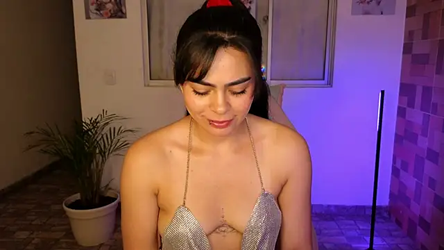 Snapshot of sexyladyy_ chatting on January 18, 12:35 am sexyladyy online show from January 18, 12:35 am