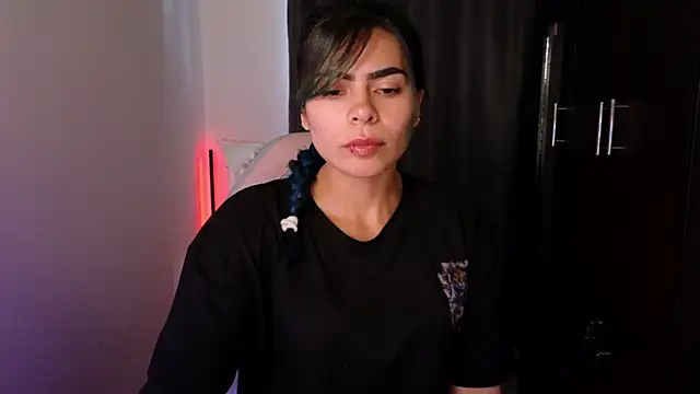 Snapshot of sexyladyy_ chatting on September 10, 10:53 pm sexyladyy online show from September 10, 10:53 pm