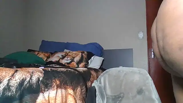 Snapshot of EbonySeductressx chatting on February 22, 5:46 pm EbonySeductressx online show from February 22, 5:46 pm