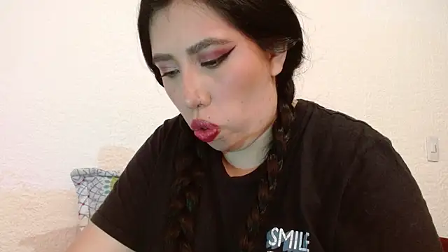 AntoneellaF online show from March 13, 7:08 pm