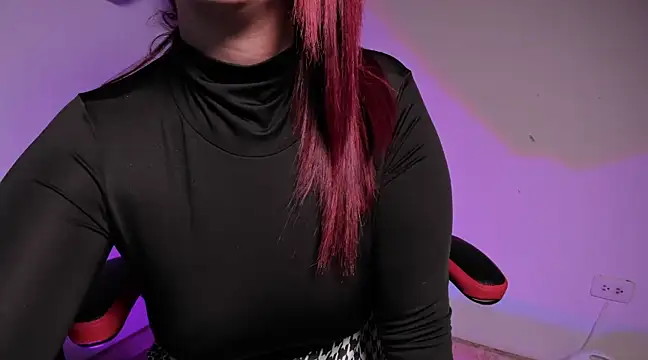Snapshot of madelaine_blosson chatting on February 20, 3:56 am madelaine blosson online show from February 20, 3:56 am