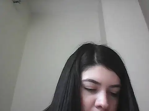 Snapshot of lauratobon chatting on November 14, 2:21 pm lauratobon online show from November 14, 2:21 pm