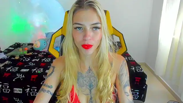 Snapshot of barbiee_05 chatting on May 16, 3:55 pm barbiee 05 online show from May 16, 3:55 pm