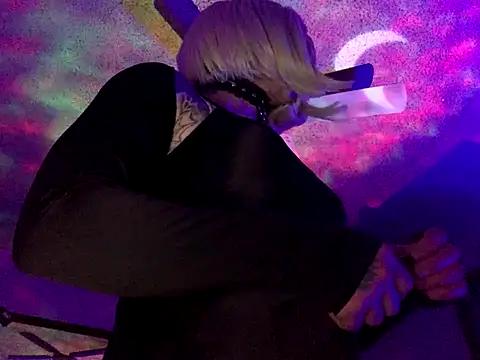 Kik SickSlut88 online show from October 31, 12:46 pm