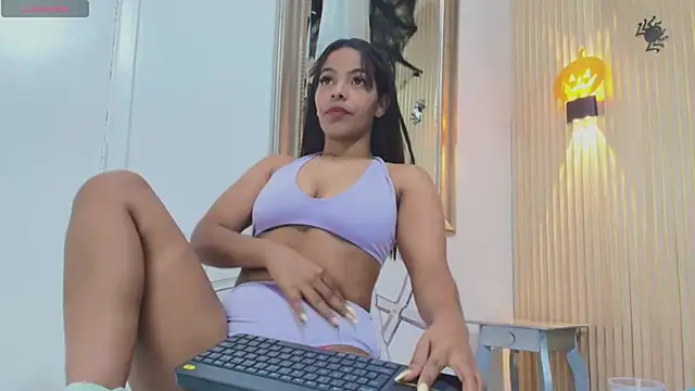  Valeria Brown online show from October 8, 9:15 pm