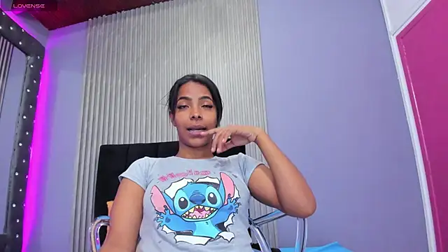 Snapshot of _Valeria_Brown chatting on October 30, 9:22 pm Valeria Brown online show from October 30, 9:22 pm