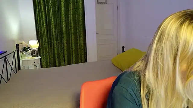 ZoeGrant online show from January 13, 8:46 pm