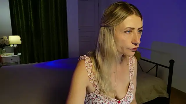 ZoeGrant online show from May 17, 5:57 pm