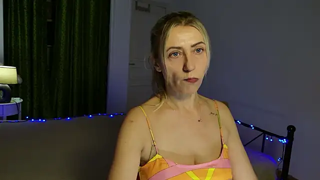 ZoeGrant online show from March 19, 6:30 pm