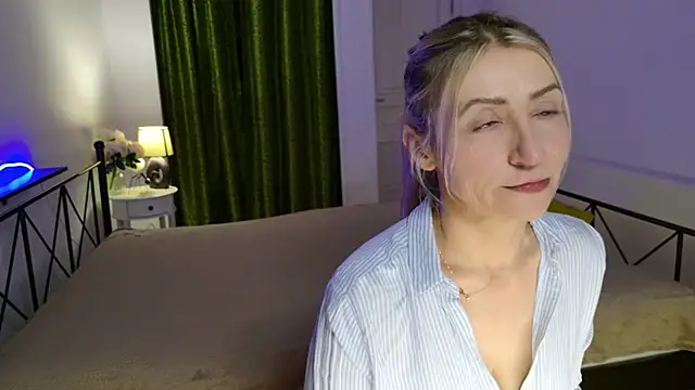 ZoeGrant online show from January 15, 8:56 pm