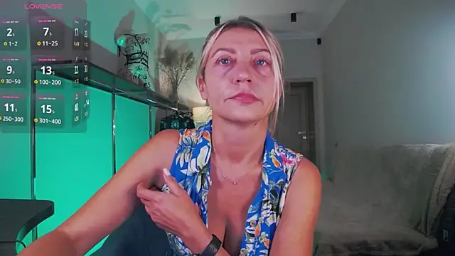 ZoeGrant online show from October 1, 7:51 pm