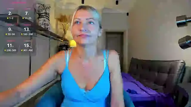 ZoeGrant online show from September 14, 6:52 pm