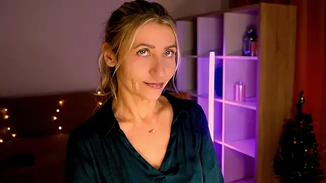 ZoeGrant online show from January 9, 6:59 pm