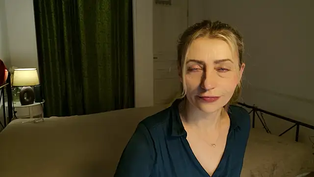 ZoeGrant online show from February 28, 7:24 pm