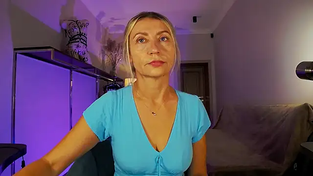 ZoeGrant online show from October 13, 5:36 pm