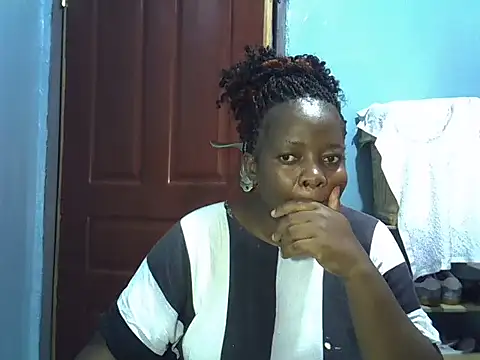 Ebonyceline online show from April 22, 8:10 am