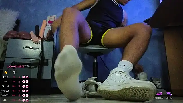 TomLover 12 online show from April 14, 1:38 pm