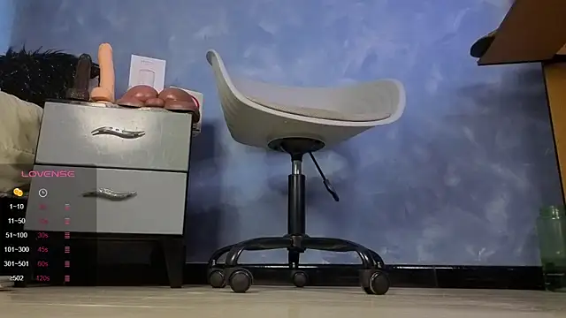 TomLover 12 online show from March 8, 8:12 pm