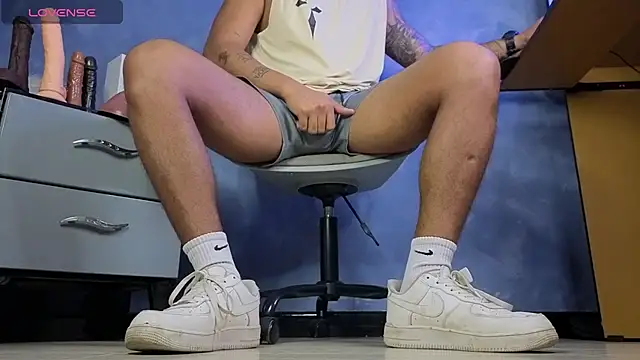 TomLover 12 online show from March 27, 3:04 am