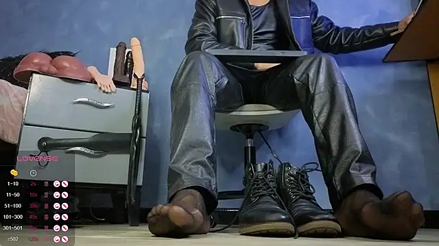 TomLover 12 online show from April 2, 11:17 am