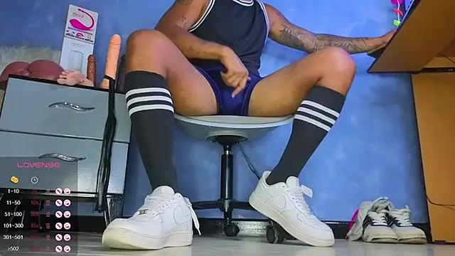 TomLover 12 online show from May 21, 2:42 am