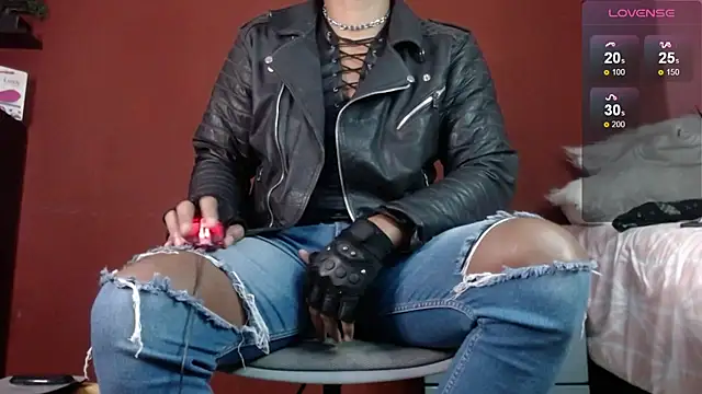 TomLover 12 online show from March 18, 1:01 pm
