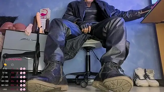 TomLover 12 online show from April 7, 11:34 am