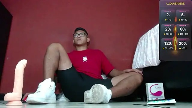 TomLover 12 online show from February 6, 11:37 pm