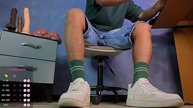 TomLover 12 online show from March 12, 2:50 am