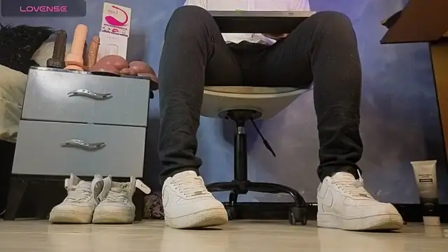 TomLover 12 online show from March 4, 1:02 am