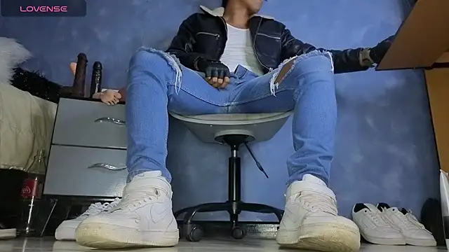 TomLover 12 online show from February 11, 12:21 am