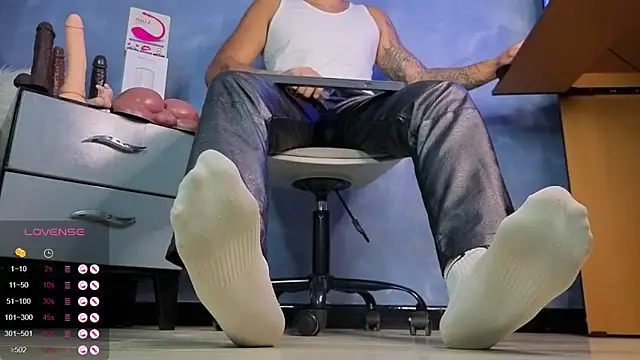 TomLover 12 online show from March 16, 3:59 pm