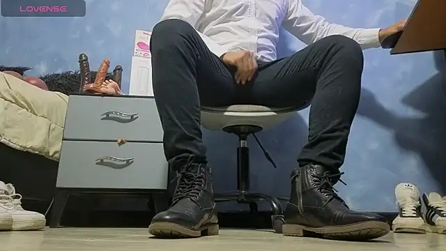 TomLover 12 online show from March 2, 12:22 am