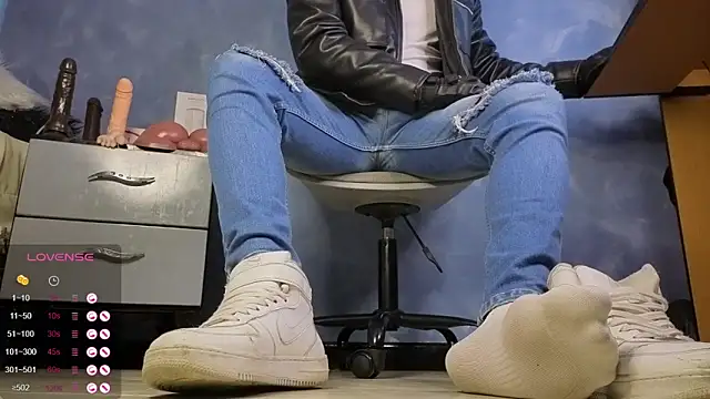 TomLover 12 online show from February 6, 1:29 pm